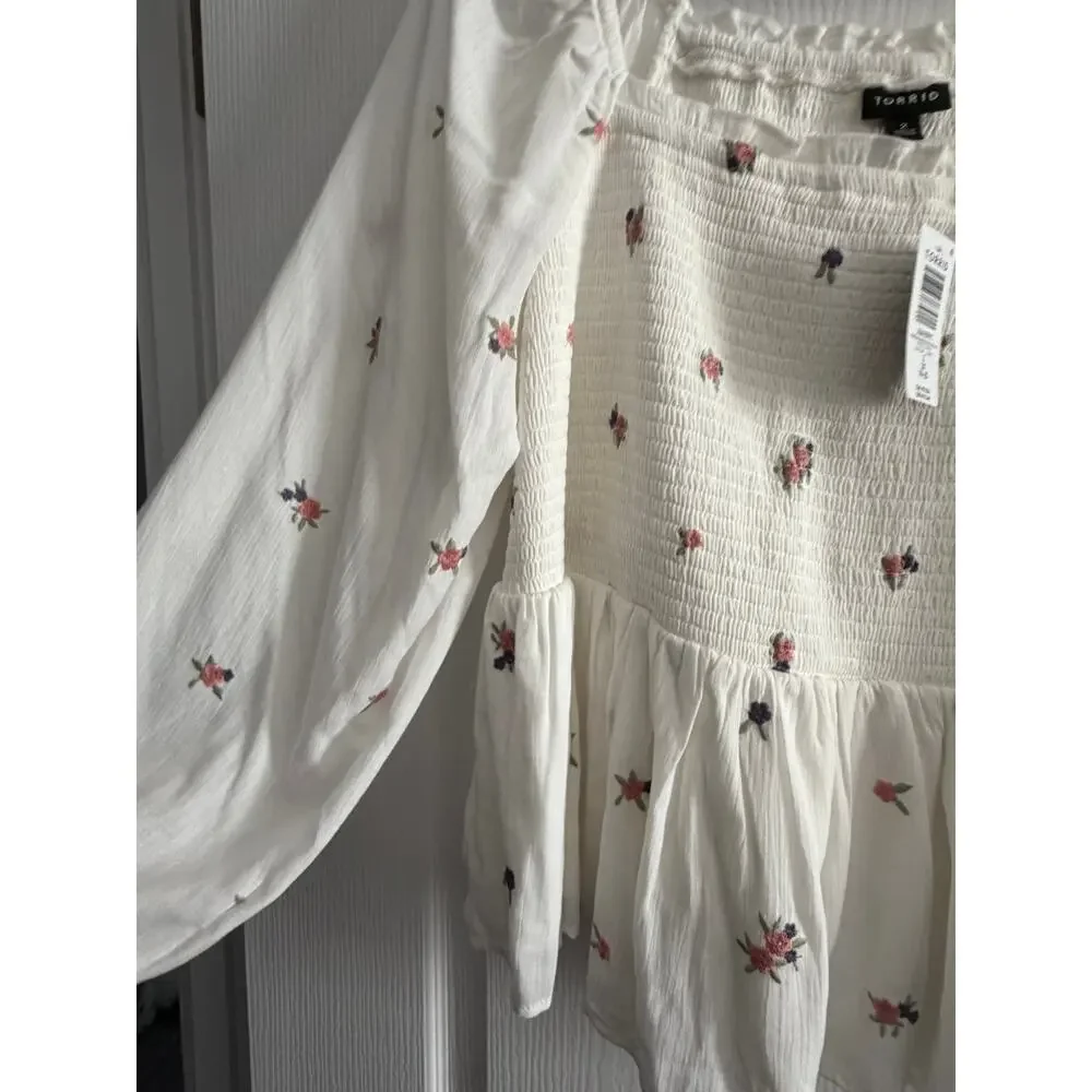 NWT Torrid blouse - Picture 5 of 6